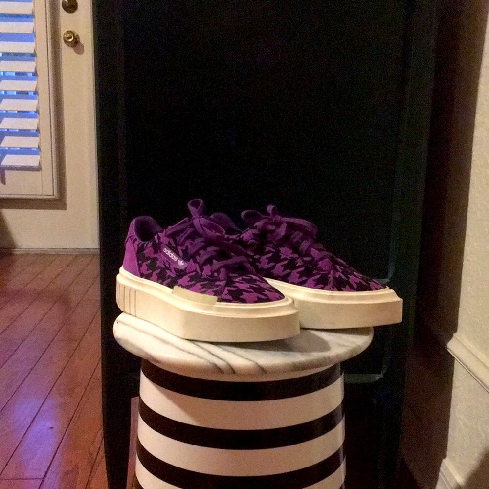 Adidas hypersleek purple houndstooth sneaker 7